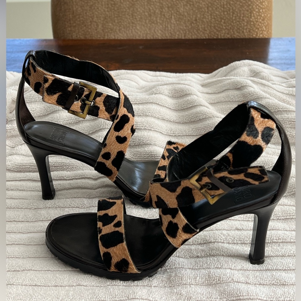 Never worn/like new Arturo Chiang strapped stiletto animal print sandal. Sz 6.5